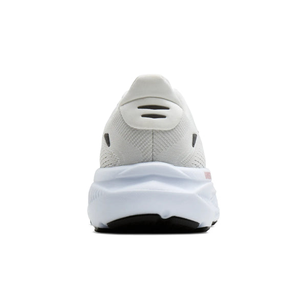 Brooks Ghost 18 Dame i White/Black/Rose Gold er vist bagfra med en tyk struktureret hvid sål, sort ydersål, mesh-overdel med ventilation og afrundet hæl - perfekt som mængdetræningssko.