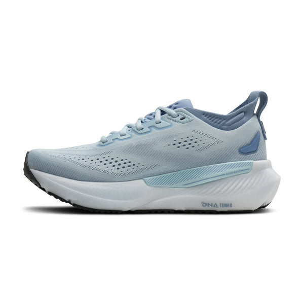 En lyseblå Brooks Glycerin GTS 23 Dame løbesko i NantucketBreeze/Rain/Clear med en tyk hvid sål, blå detaljer og perforerede sidedetaljer, vist i sideprofil mod en hvid baggrund.