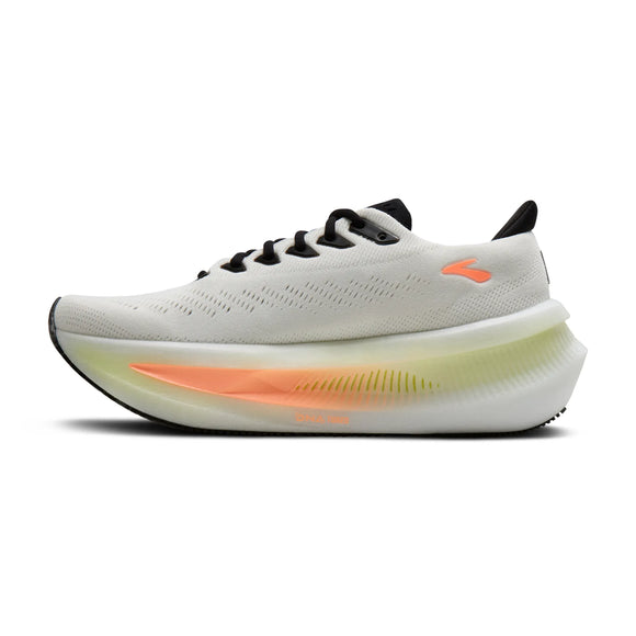 Brooks Glycerin Max 2 Dame i White/Cyber Yellow/Nightlife har en tyk, buet sål for maksimal komfort, sorte snørebånd og hælkappe samt orange detaljer. Her ses den fra siden mod en hvid baggrund.