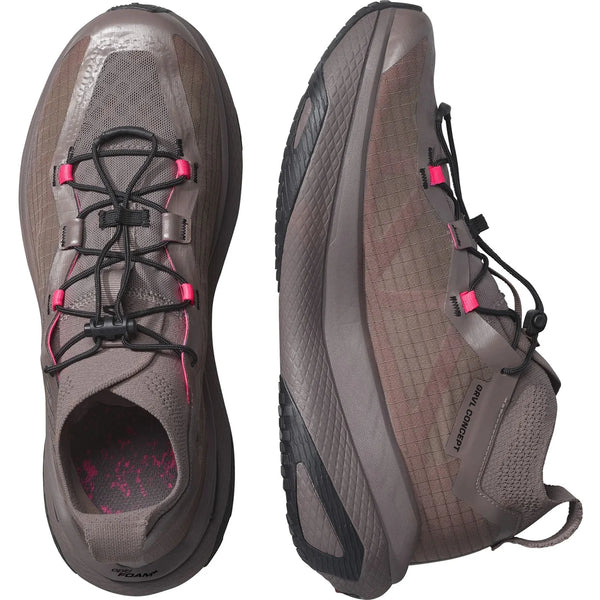Salomon Grvl Concept unisex trail-løbesko i Iron/Black/Knockout Pink, med sorte snørebånd og tykke, strukturerede såler, vist oppefra og fra siden på en hvid baggrund - perfekt til løb på grus.
