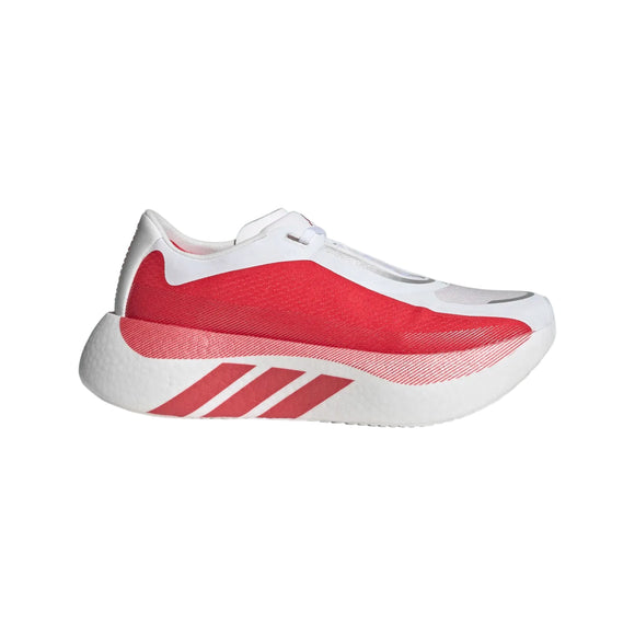 Adidas Hyperboost Edge Dame i Cloud White/Pure Ruby/Zero Metalic har en tyk hvid sål, røde striber i mellemsålen, en strømlinet rød overdel med hvide detaljer og minimal branding til behageligt løb på landevejen.