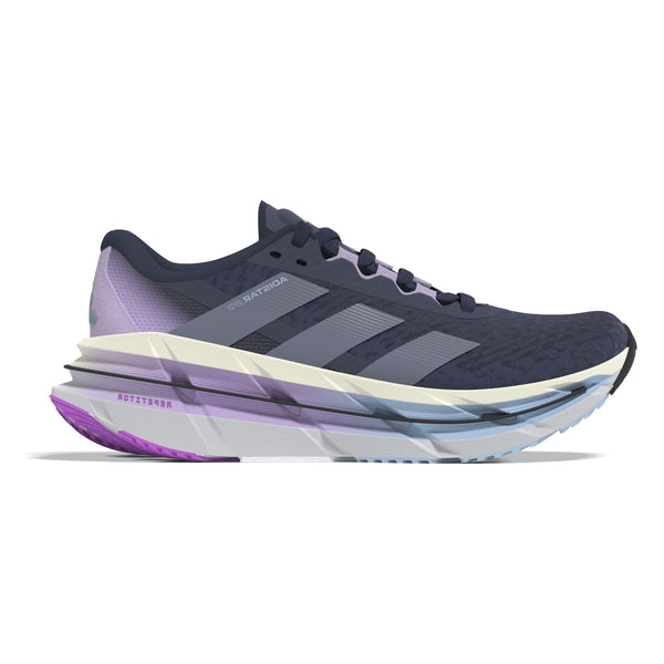 Et sidebillede af Adidas Adistar Byd Dame løbesko i navy, sølv og lilla (Shanav/Silvio/Powplu) med signaturstriber og et Boost-mellemsål for ekstra stabilitet. Den tykke mellemsål har lag i creme, blå og lilla nuancer.