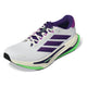 Adidas Supernova Prima 2 til mænd i Cwhite/Cpurpl/Limbur har en hvid bund med lilla striber, grønne og lilla detaljer, mørklilla snørebånd og en forhøjet sål med Dreamstrike+ for komfort og stødabsorbering.