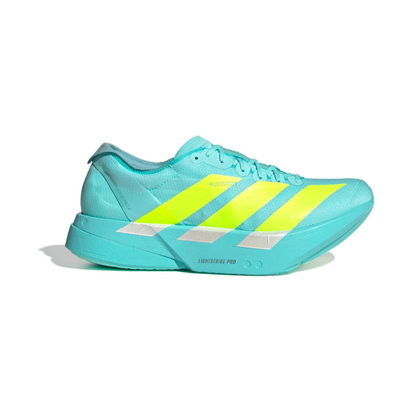Adidas Adizero Adios Pro 4 Herre løbesko i Flaaqu/Luclem/Minton har neongule og hvide striber, Lightstrike Pro på sålen og er ideel til maratonløb - her vist på en hvid baggrund.