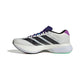 Adidas Adizero Boston 13 Herre i Cwhite/Cblack/Limbur er en hvid herreløbesko med sorte striber, lilla pløs og hæl, blå snørebånd, Lightstrike Pro-støddæmpning og et strejf af grønt på ydersålen.