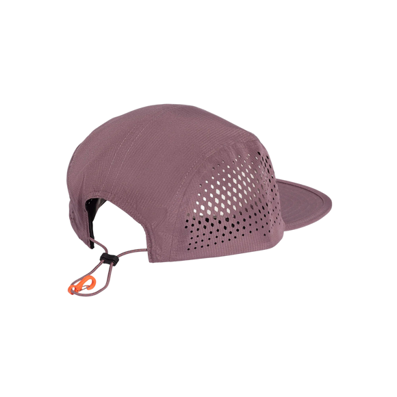 Adidas Hk Cap, Unisex i Shafig/Refsil, er mauve med perforerede sidepaneler for ventilation og har en justerbar strop med et orange spænde bagpå.