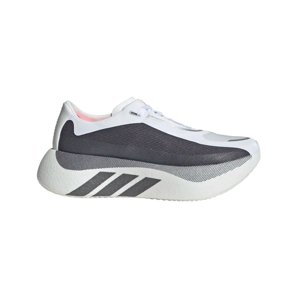 Et billede set fra siden af Adidas Hyperboost Edge, Dame, Ftwwht/Auon/Soltur løbesko viser en moderne sportssko med hvid sål, sort overdel og tre diagonale sorte striber på mellemsålen, fotograferet på en ensfarvet hvid baggrund. Dette komfortfokuserede design til vejløb fra Adidas kombinerer stil og ydeevne til dedikerede løbere.