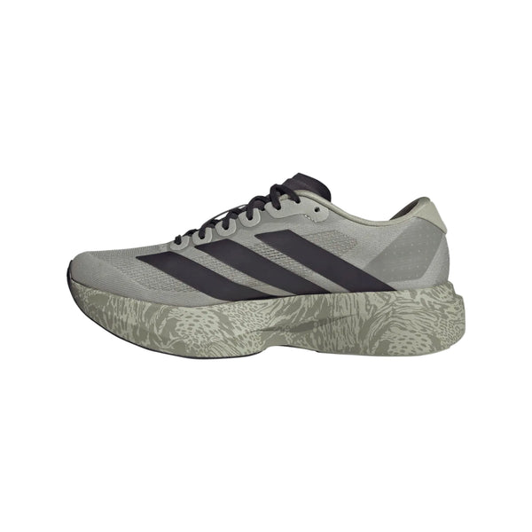 En Sesame/Aurbla/Silpeb Adizero Evo SL-løbesko fra Adidas med et minimalistisk design med sorte striber, sorte snørebånd og en tyk, struktureret sål med et diskret bølgemønster. Med den innovative LIGHTSTRIKE PRO-teknologi er denne sportssko ideel til løb eller til hverdagsbrug.
