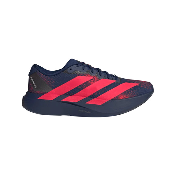 Adidas Adizero Evo SL Woven løbesko herre i Dkblue/Lucred/Mutprp har en lav profil, snørebånd med lyserøde striber og accenter, en mørk sål mærket LIGHTSTRIKE PRO og er vist fra siden.