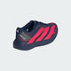 Adidas Adizero Evo SL Woven løbesko herre i dkblue/lucred/mutprp har lyserøde striber, en mørk sål, reflekterende grå hældetaljer, Adizero SL-tekst på siden og ultralet LIGHTSTRIKEPRO-støddæmpning for toppræstation.