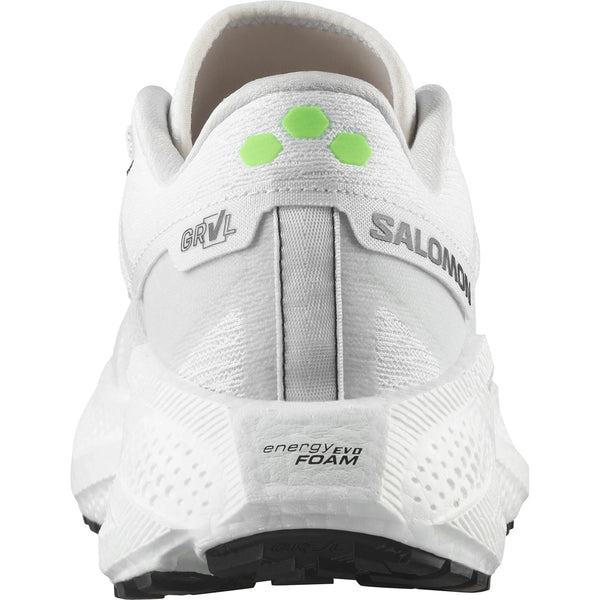 På bagsiden af Salomon Aero Glide 3 GRVL damesko i White/Ftw Silver/Green Gecko ses "GRVL"- og "SALOMON"-branding, tre grønne prikker på hælen og "energyFOAM"-tekst på den strukturerede sål.