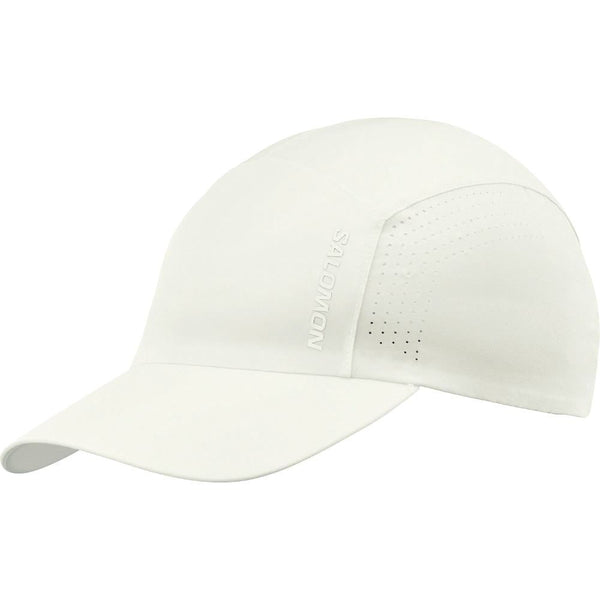 Salomon Shakeout Cap, Unisex, Whisper White: Hurtigtørrende funktionel løbekasket med buet skygge og små ventilationshuller i sidepanelerne.