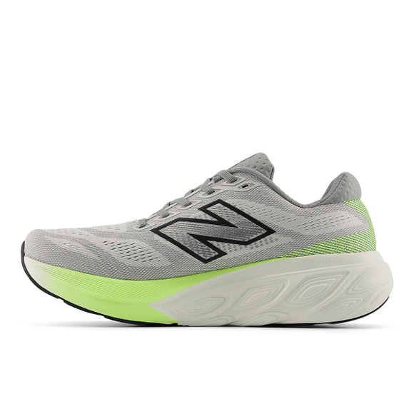 Et sidebillede af New Balance FreshFoam 880 v15 Herre i Grey Matter/Afterglow, en neutral løbesko med sort N-logo, mesh-overdel, neongrøn mellemsål og hvid sål med geometriske mønstre.