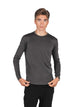En mand iført en grå, langærmet Merino 150 LS-herre-T-shirt med rund hals.