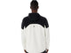 Der ses en person set bagfra iført Asics Metarun Legend Jacket, Herre, i farvekombinationen Cream/Performance Black. Jakken er designet som en vandtæt løbejakke og har en sort overdel og ærmer, mens resten er cremefarvet. Hætten er trukket op, og på en ensfarvet hvid baggrund fremstår denne stilfulde løbejakke til mænd perfekt.