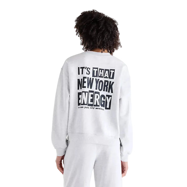 Ash Heather New Balance NYC Marathon Athletics Graphic Crew-sweatshirt med teksten ITS THAT NEW YORK ENERGY og TCS New York City Marathon-logoet trykt på ryggen.