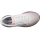 En top-down-visning af New Balance Freshfoam 1080v14 Dame i Earth Shadow med snørebånd, en lysegrå sål, diskrete rosa detaljer, blød stødabsorbering og Fresh Foam 1080-branding på tungen og indersiden.
