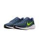 Et par Nike Pegasus 41 herre løbesko i Sanded Purple/Volt-Seaweed-Cannon, med en voltgrøn swoosh og hvide mellemsåler. Designet til ubesværede løbeture med Nike React-skumkomfort, vist på en hvid baggrund.
