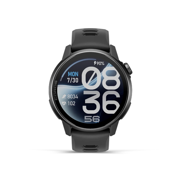 Sort COROS Pace 4 Pro GPS-løbeur med en cirkulær AMOLED-berøringsskærm, der viser klokkeslæt, dato, batteriniveau, skridttæller og puls.