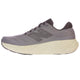 En New Balance Freshfoam 880 V15, Herre, Slate Grey løbesko med tyk, lys sål, åndbar mesh overdel og snørelukning vises fra siden.