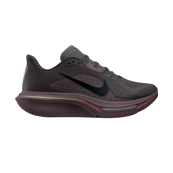 Nike Pegasus Plus 2 løbesko i farven Velvet Brown/Black-Tattoo-Light Bone med sort Swoosh og en tyk, lagdelt sål med ZoomX-skum.