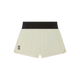 ON Performance Volt Shorts, Dame, Hare er lysbeige, vandafvisende løbeshorts med en bred sort linning og et lille ON-logo på venstre ben, vist på en ensfarvet hvid baggrund.