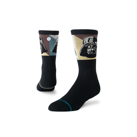 Stance Pop Vader Light Crew – unisex-strømper i sort med gradvis kompression og et motiv af Darth Vaders hjelm omgivet af geometriske former.
