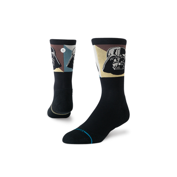 Stance Pop Vader Light Crew – unisex-strømper i sort med gradvis kompression og et motiv af Darth Vaders hjelm omgivet af geometriske former.
