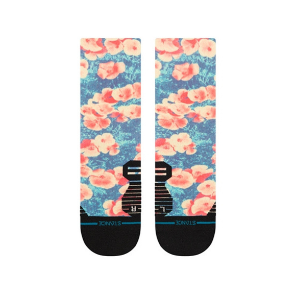 Stance Pop Light Crew, Dame, Black er strømper med pink og orange blomstermønstre på blå med sorte tåpartier og detaljer. Disse svedtransporterende strømper tilbyder både stil og komfort.