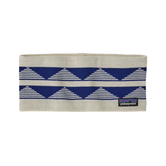 Off-white Patagonia Powder Town-pandebånd, unisex, Hut Tripper Stripe: Birch White, strikket med et blåt geometrisk bjergmønster og et lille rektangulært logo-mærke nederst til højre.