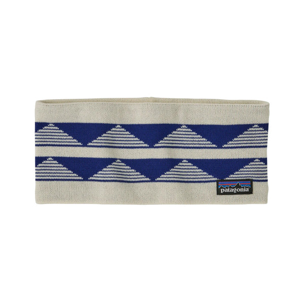 Off-white Patagonia Powder Town-pandebånd, unisex, Hut Tripper Stripe: Birch White, strikket med et blåt geometrisk bjergmønster og et lille rektangulært logo-mærke nederst til højre.