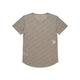 Saysky Reactive Flow T-shirt, Herre, Dark Beige Logo, ligger fladt og viser ryggen med subtil gentagen tekst og en lille hvid lap nær kanten - ideel som en svedtransporterende løbe t-shirt til herre.