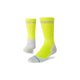 Stance Reflector Light Crew, unisex, neon-gule Volt-strømper med grå hæl, tå og to reflekterende striber rundt om den øverste kant.