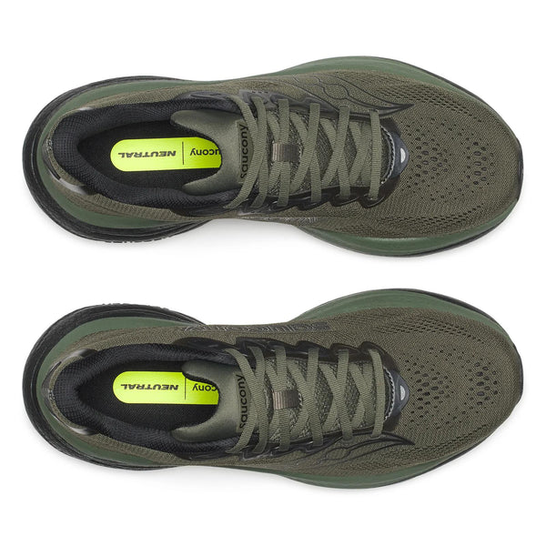 Et par Saucony Ride 19 herresko i farven Fatigue/Black set ovenfra, med overdel i mesh, sorte snørebånd og gule indlægssåler med teksten »NEUTRAL« og »ACONCAGUA« – en stilfuld allround-sko til de daglige løbeture.