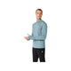 En mand står foran en ensfarvet hvid baggrund, vendt let til siden med hænderne foldet, iført en Asics Road Winter Seamless Ls Top i farven »Foggy Teal« og sorte bukser.