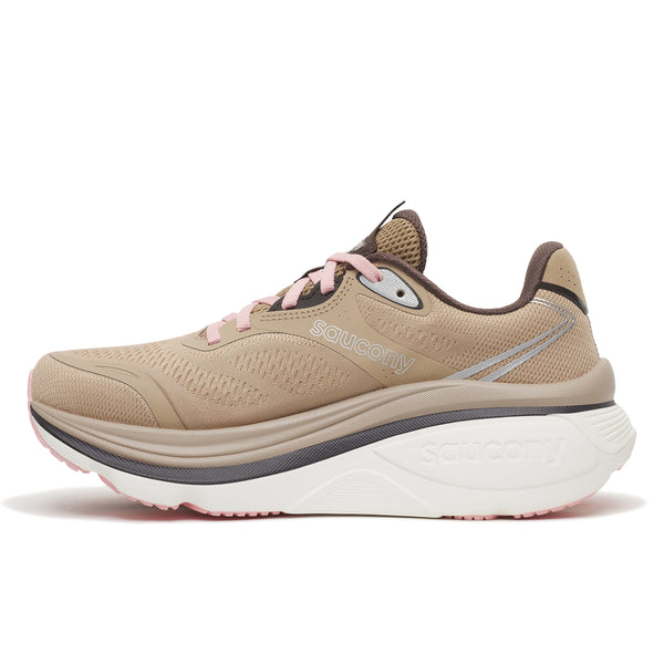 Saucony Hurricane 26 Dame, Saddle/Touch vises i et sidebillede på hvid baggrund og fremstår i beige med lyserøde snørebånd, en tyk hvid sål samt grå og brune detaljer.