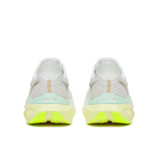 Et par Saucony Endorphin Speed 5, White/Tender dame løbesko set bagfra med gule og grønne såler, blågrønne accenter, gråstribede sidedetaljer og Speedroll-teknologi for forbedret performance.