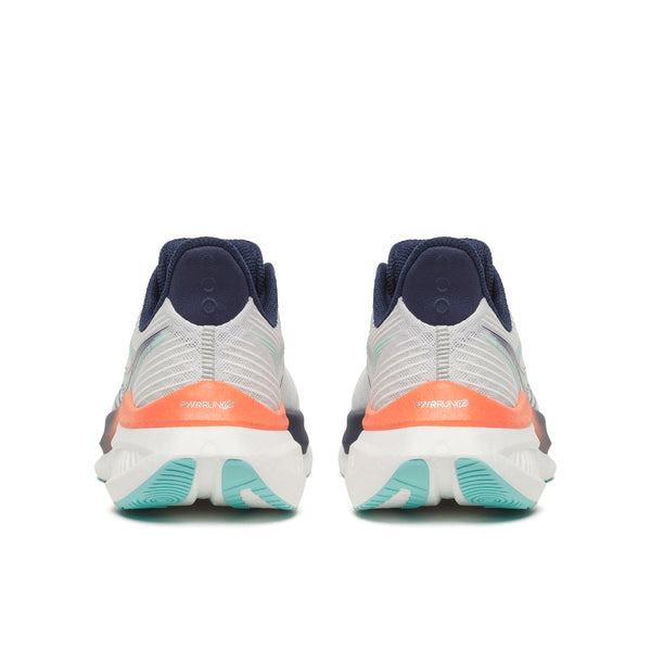 Et par Saucony Endorphin Speed 5 dame-løbesko, set bagfra, med lysegrå overdel, marineblå hælkraver, orange detaljer og hvide såler med turkise og teal-farvede elementer på undersiden. Disse løbesko i farven White/Navy er udstyret med den innovative Speedroll-teknologi, der sikrer en jævn og responsiv løbeoplevelse.