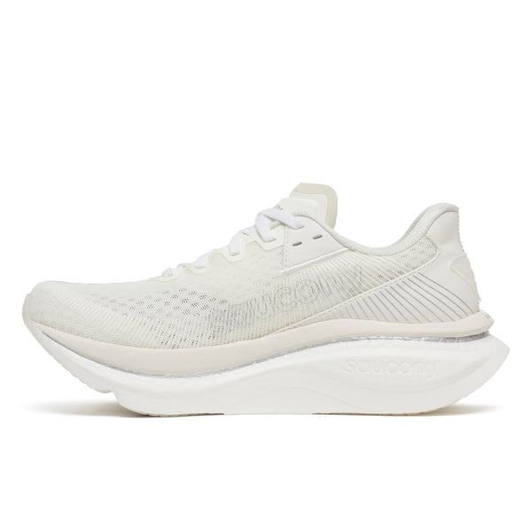 Et sidebillede af Saucony Endorphin Azura Dame i Ivory/White med overdel i mesh, snørelukning, tyk PWRRUN PB-dæmpet sål, diskret branding og et buet design, der giver en bedre løbepræstation.
