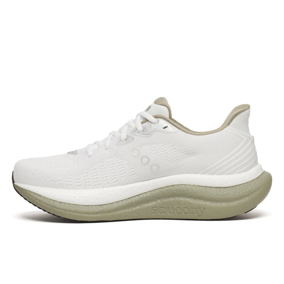 Saucony Triumph 23 Herre-sneaker i White/Laurel har en overdel i mesh, hvide snørebånd, lysegrøn sål, diskret branding på siden, ventilationshuller og SAUCONY-præget mellemsål - ideel som løbesko herre.