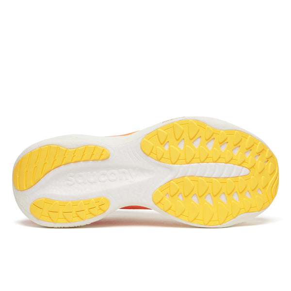 Billedet viser sålen på Saucony Ride 19 Herre Sunrise, der har en hvid base med gule trækkraftmønstre på hælen, forfoden og kanterne. "Saucony" er præget nær hælen på denne neutrale løbesko.