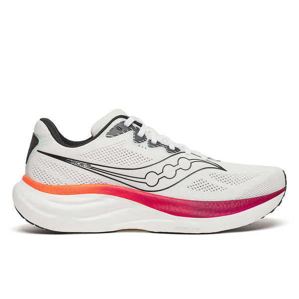 Saucony Ride 19 Herre løbesko i White/Crimson har sorte detaljer, et fedt bølgelogo og en tyk sål. Den neutrale mellemsål går fra orange til pink over den hvide ydersål.