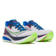 Et par Saucony Endorphin Azura White/Navy Herre løbesko med hvid mesh-overdel, blå og neongrønne detaljer, lyseblå snørebånd og farverige, tykke såler er placeret side om side.