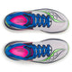 Topbillede af Saucony Endorphin Azura løbesko til herrer i hvid/navy med blå snørebånd og grøn-sorte detaljer, med responsiv PWRRUN PB-støddæmpning for forbedret præstation. "Endorphin Speedroll" trykt på indersiden i pink.