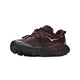 Hoka Speedgoat 7 GTX i farven Deep Mauve / Black er en præstationsorienteret trailsko til kvinder med en robust sål, reflekterende detaljer, åndbare mesh-paneler og et synligt GORE-TEX-mærke ved hælen. Modellen har en tyk, struktureret mellemsål og en sikker snørelukning – perfekt til udfordrende trail-eventyr.