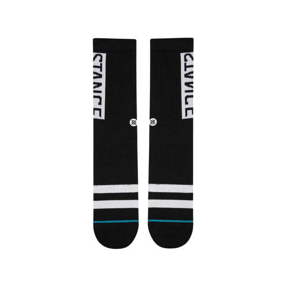 Et par sorte Stance OG UL Crew unisex-sokker med to hvide striber ved tæerne, fed STANCE på siden, et lille cirkulært logo og fugttransporterende materiale for optimal komfort.