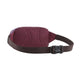 Her ses en Patagonia Terravia Mini Hip Pack i farvekombinationen »Berry Fig« set bagfra. Denne unisex-hoftetaske har et struktureret mønster, en brun, justerbar rem og en sort plastikspænde. Minitasken vises på en ensfarvet hvid baggrund.