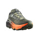 Salomon Ultra Glide 4, Herre, i Ubnchi/Black/Lime C er en alsidig trail-løbesko til mænd med en stilfuld kombination af mørkegrøn og sort med limefarvede detaljer. Skoen har en orange mellemsål med farveovergang, en robust sort ydersål, der sikrer optimalt greb på krævende terræn, samt lysegule snørebånd. Det synlige Salomon-logo er placeret både på siden og på tungen, hvilket gør skoen både funktionel og iøjnefaldende.