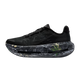 Nike Vomero Premium, Herre, Black/Mtlc Dark Grey-Dk Smoke Grey "CM" har en overdel i sort mesh, diskret swoosh og tyk flerfarvet marmormønstret sål med ZoomX-skum for komfort. Vises i profil på en hvid baggrund.