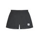 Saysky Zig Zag Pace Shorts 5" til mænd i sort har en elastisk linning og en lille hvid logopatch nederst på venstre ben. Disse performance-shorts er vist på en almindelig hvid baggrund.